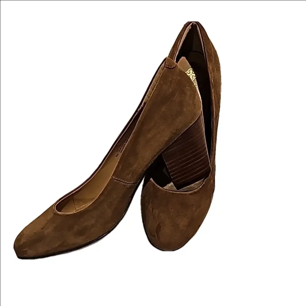 Isola suede pump stacked leather heel 9.0 excellent condition